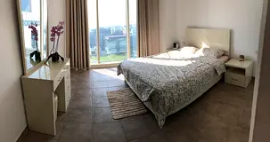 Cozy Private Room in UP Tower – DIFC / Emirates Towers/ Sheikh Zayed Road-for 1 lady