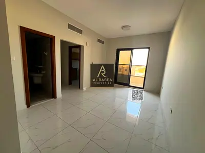 Prime location – immediate handover – close to all amenities – first occupant – easy access to the Dubai and Sharjah exits.