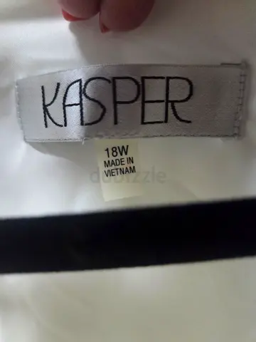 Kasper women's blouse/top size 18W - white with black trim