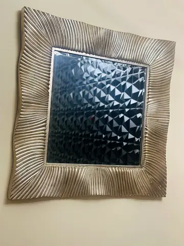 Wall mirror