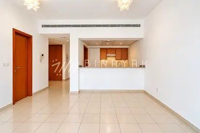 Well Maintaned | Fitted Kitchen | Ready to Move