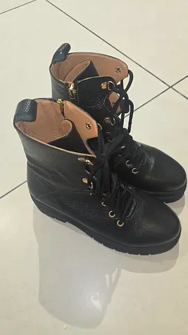 boots from Labrini, size US 7.5 / UK 5.5 / EU 38.