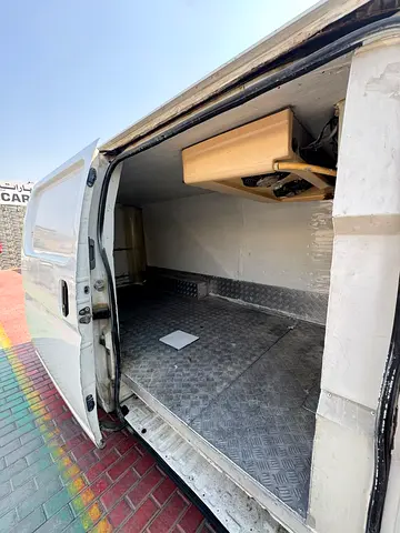 2005 Nissan URVAN — фото 10