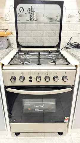 Used freestanding gas cooker with oven - good working condition