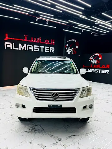 2009 Lexus LX 570 Base GCC Specs