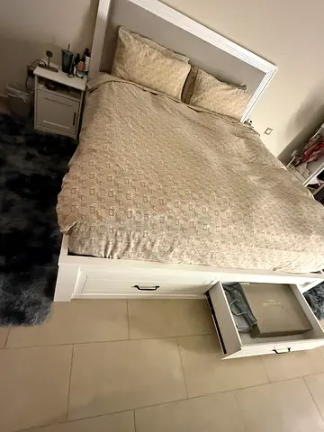 White Wooden Storage Bed - King Size