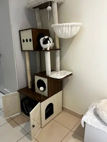 Wooden cat tree with condo and scratching posts - brand new