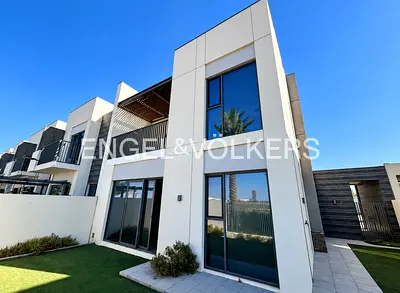 Single Row | Landscaped Garden | Green Belt