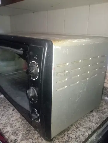 Used countertop toaster oven - working condition