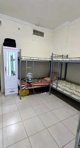 Bedspace for males near MOE