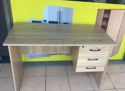 Used Wooden Office Desk with 3 Drawers – Oak Finish