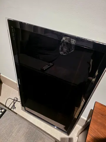 Samsung 40 inch LCD TV - fixed price