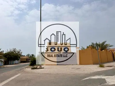 5 BR Villa with Private Garden and Landmark View