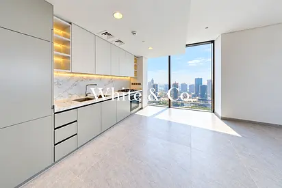 Scenic Corner plot | High End Finish | New