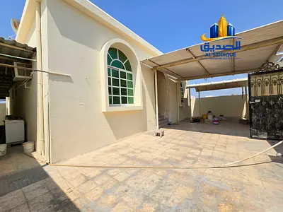 4bhk Villa Near by park Good location 70k