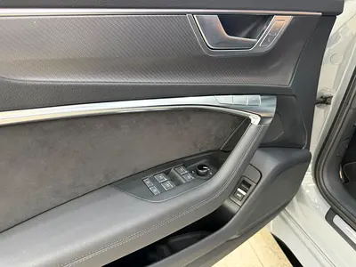 2025 AUDI RS6 缩略图 13