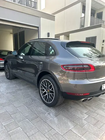 2016 Porsche MACAN photo 4