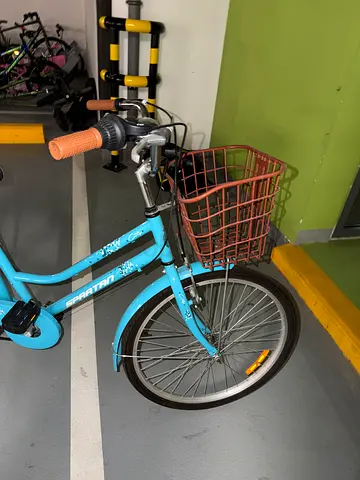 Light blue city cruiser bike with front basket - perfect condition like brand new