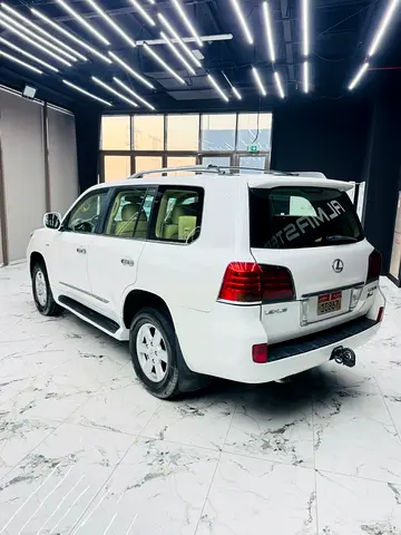 2009 Lexus LX-SERIES photo 6