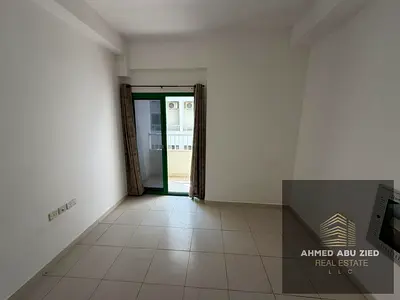جيم - مسبح - باركن - استوديو بمساحة ممتازة - بلكونة - مطبخ منفصل - حمام - تكييف مركزي - موقع مميز جانب حديقة الحميدية - قريب من شارع E311 لمخرج دبي