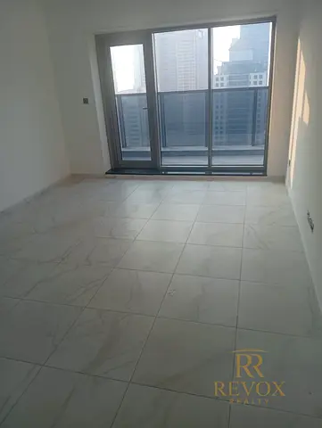 Premium 1BR | Family Building | Near Metro