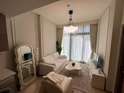 Modern 1BR | Fully Furnished | Pool View