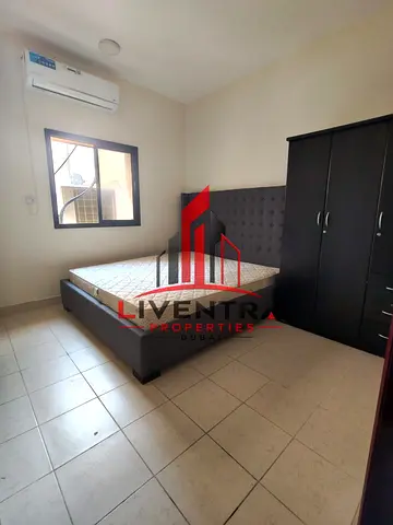 AED 4,000 Master Bedroom in Al Murqabat, 12 Cheques