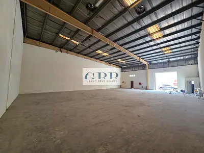 Premium Commercial Warehouse | Prime Location | Ideal for Sports, Retail or Showroom