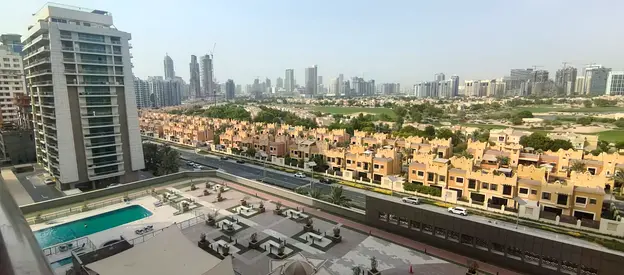 PREMIUM FURNISHED 2 BED-STUNNING POOL & GOLF VIEW