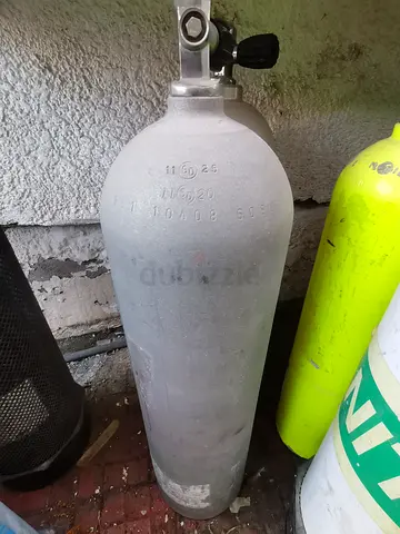 Scuba cylinder