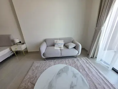 SPACIOUS LAYOUT I MODERN LIVING I VACANT