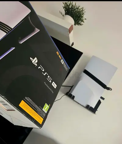 Play Station 5 Pro 2TB Disc with 2 controllers