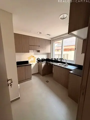 10833aed MONTHLY | 4BR Villa | MULTIPLE Cheques | Spacious & Ready to Move