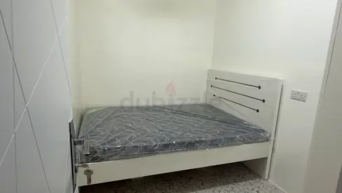 Brand new partition available for couples and ladies and gens