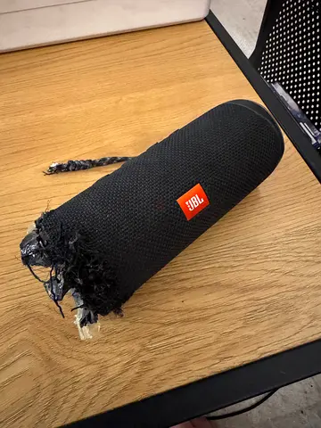 JBL Flip 5 Portable Bluetooth Speaker with Rechargeable Battery, waterproof