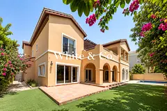 Huge 10k Plot | Private Pool |Corner Unit