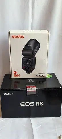 Canon R8+ Lens + New Flash light