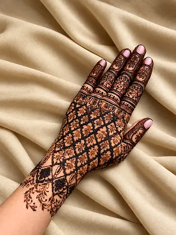 Event henna artist
