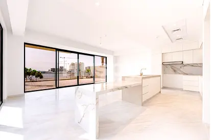 Beachfront | 5 BR Villa | Al Hamra