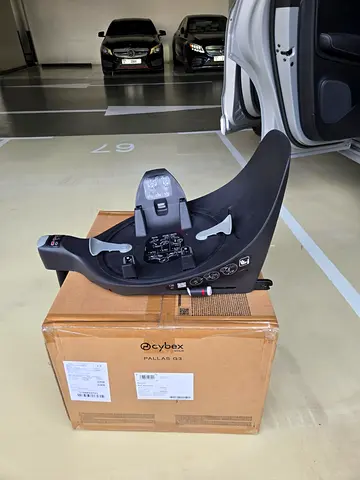 Cybex ISOFIX Car Seat T- Base (like new)