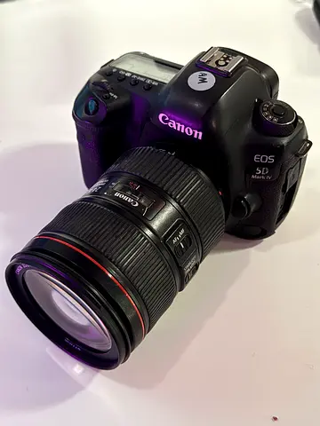 Canon EOS 5D Mark II with Canon EF 24-105mm f/4 L II USM Lens - Good Condition