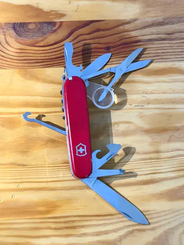 Victorinox huntsman multitool