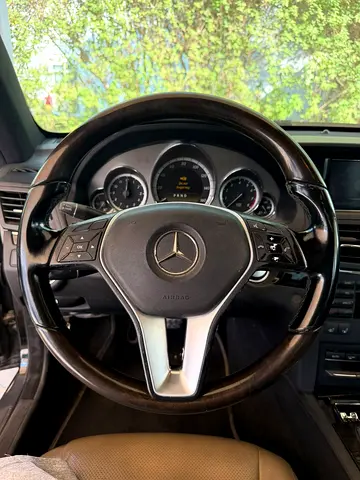 2012 Mercedes-BENZ E-CLASS 照片 5