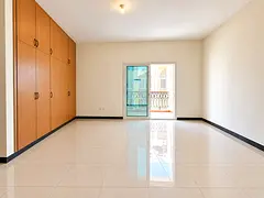 Spacious Studio Vila with Private Balcony & Built-In Wardrobes