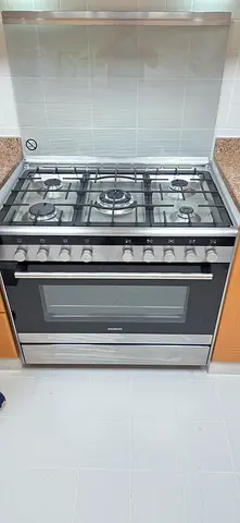 Siemens full gas cooking 90 by 60 cm latest model perfect working condition