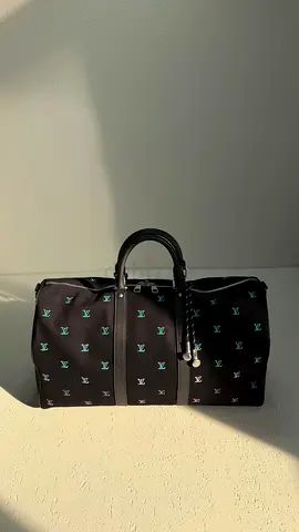 *LOUIS VUITTON* Keepall Bandoulière 45 *PRICE :* *VIP QUALITY* 📢