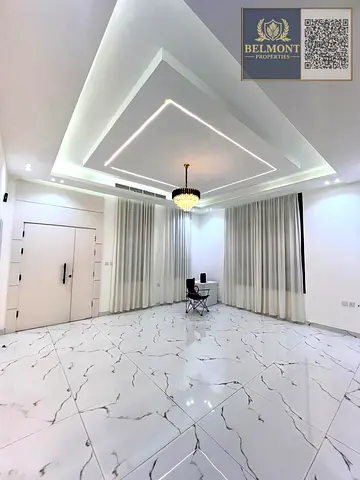 *_^_*فيلا أنيقة وواسعة للإيجار | مساحة كبيرة لمواقف السيارات (داخلية وخارجية) | تكييف مركزي بالكامل | جاهزة للسكن الفوري | تطل على الشارع الرئيسي | ال