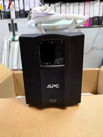 APC Smart-UPS C 1000VA / 600W (SMC1000IC) - Needs New Battery