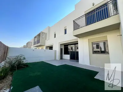 Close to Park / Single Row / Ready to Move / Bright