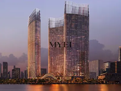 DIRECT VIEW OF THE BURJ KHALIFA AND THE CANAL / HIGH FLOOR